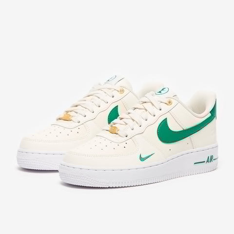 Nike Womens Air Force 1 07 SE