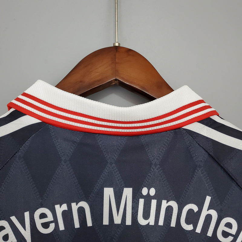 Bayern Munich 1997-99 Kit